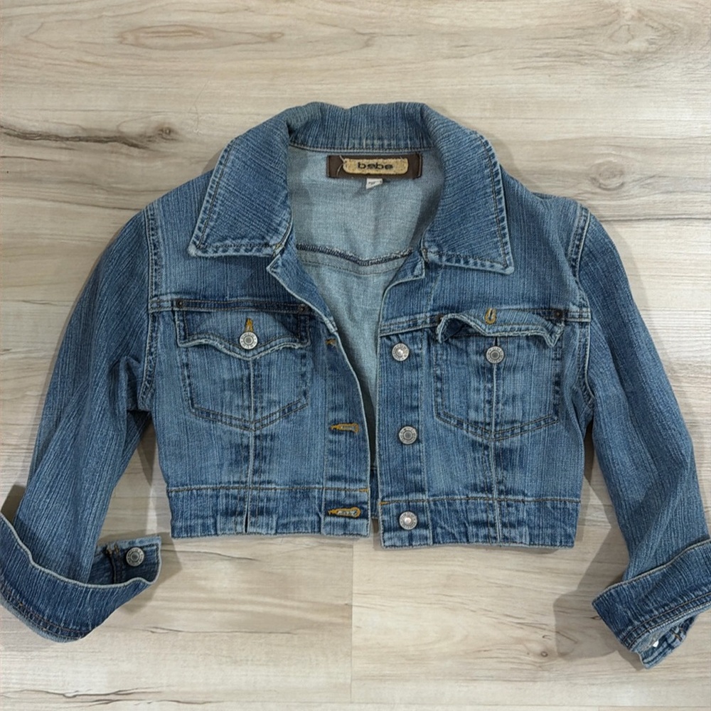Bebe women’s crop denim jacket